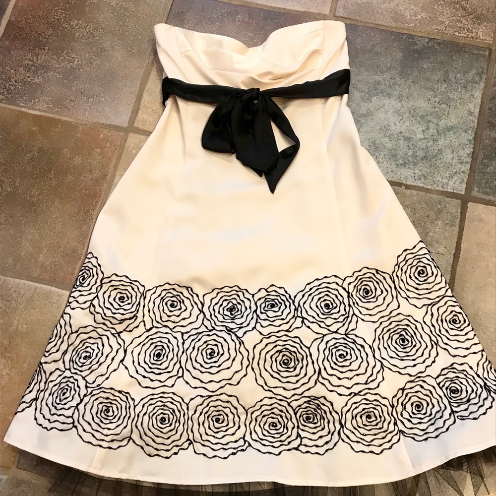Strapless dress